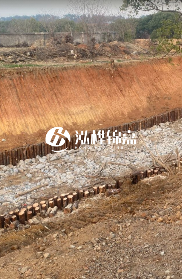 荊州打松木樁施工團(tuán)隊(duì)-河道清淤與河道打樁的先后順序？
